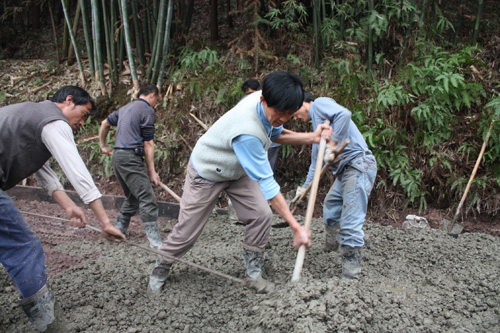 打古鎮(zhèn)：加快農(nóng)村公路建設(shè)