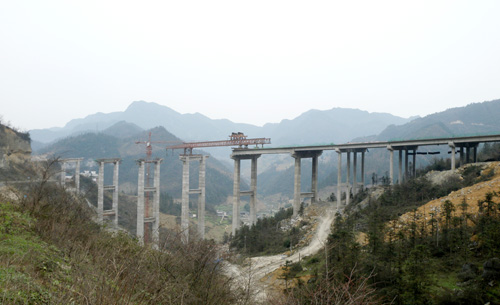 川黔高速在“速度、難度、生態(tài)”中挺進(jìn)(圖2)