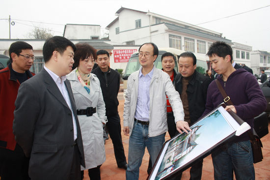 陳冠松實(shí)地督查納溪新農(nóng)村建設(shè)第一季度工作情況