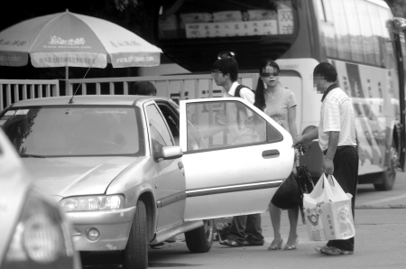 宜賓擬開通城際包車應(yīng)對(duì)上百輛"黑車"(圖2)