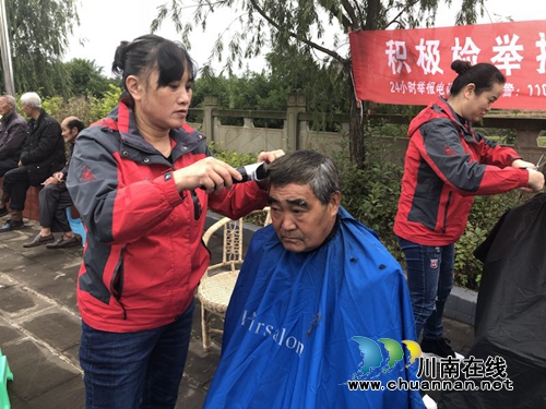 牽手認親 精準幫扶 龍馬潭區(qū)紅星街道啟動“兩新聯(lián)百村·黨建助振興”活動(圖2)